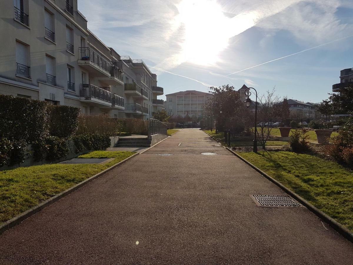 Appartement Avec Rez De Jardin A Disneyland Montévrain Exterior foto